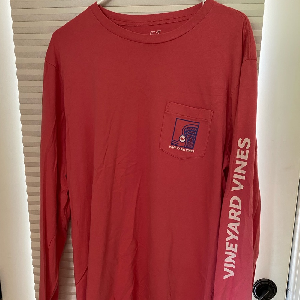Vineyard vines long sleeve T shirt